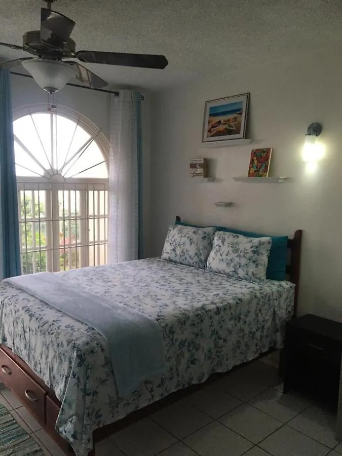 Secluded Studio@Sky Castles, Columbus Heights, Ocho Rios Jamaica